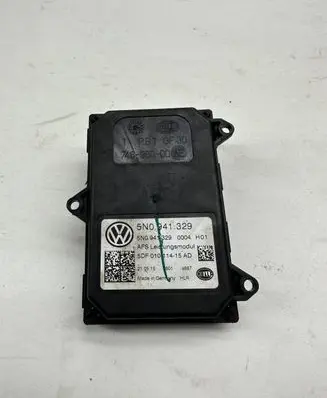 Volkswagen Golf VII Xenon control unit/module 5N0945329