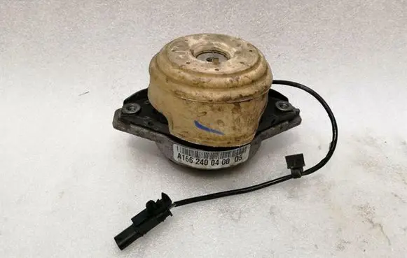 Mercedes-Benz GLE (W166 - C292) Engine mount bracket A1662400400