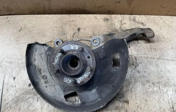 Land Rover Discovery 4 - LR4 Front wheel hub spindle knuckle