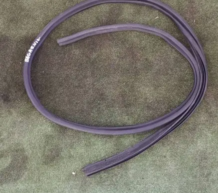 Dacia Sandero II Trunk rubber seal (body) 