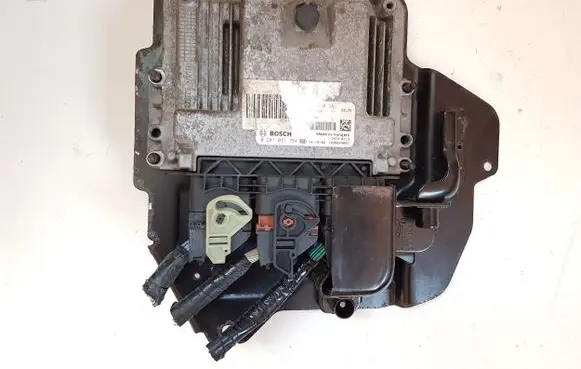 Ford Courier Engine control unit/module 0281031754