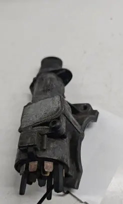Volkswagen PASSAT B5 Ignition lock 4B0905851A