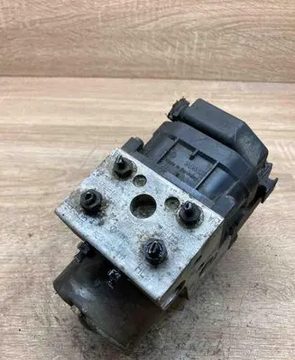Audi A4 S4 B5 8D ABS Pump 0273004132 8E0614111 0265216411