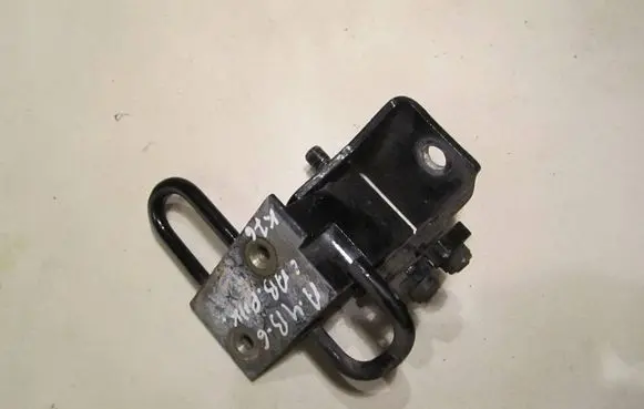 Audi A4 S4 B6 8E 8H Rear door lower hinge 8E0833412