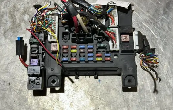 Citroen C-Crosser Fuse module 8637A318