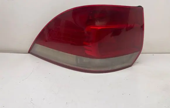 Volkswagen Golf V Rear/tail lights 1K9945095D 1K9945095C