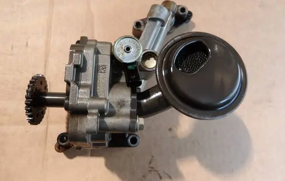 Opel Astra K Oil pump 08604266 SEK26288