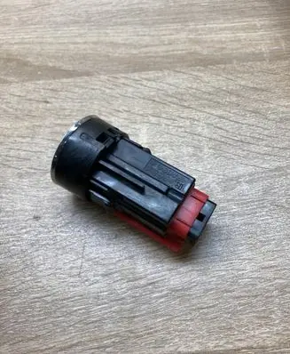 Toyota Auris 150 Engine start stop button switch 2005DJ0924 968a7000005 15A8544