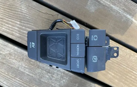 Toyota RAV 4 (XA50) Other devices 75L727