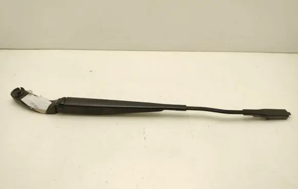 Ford Mustang VI Front wiper blade arm FR3B17C495AA