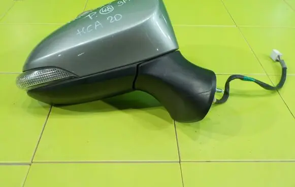 Toyota Avensis T270 Front door electric wing mirror PRAWE XP260