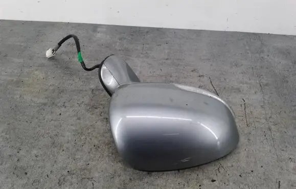 Toyota Avensis T270 Front door electric wing mirror 