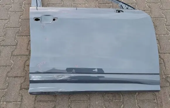 Audi Q2 - Front door