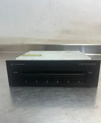 Volkswagen Touran I CD/DVD changer 1T0035110A