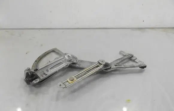 Opel Corsa C Front door manual window regulator 