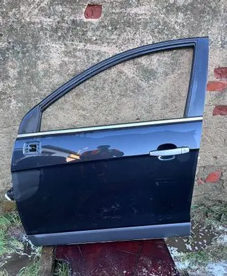 Chevrolet Captiva Front door