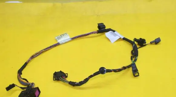 Volkswagen Golf VI Engine installation wiring loom