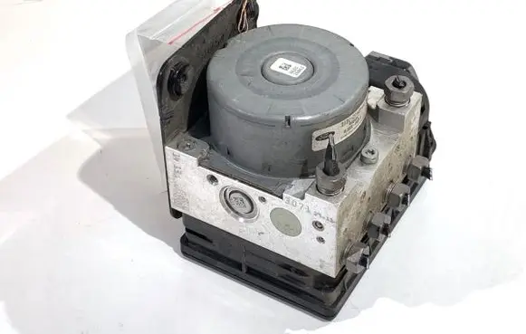 Ford Fiesta ABS Pump D1B12C405AG