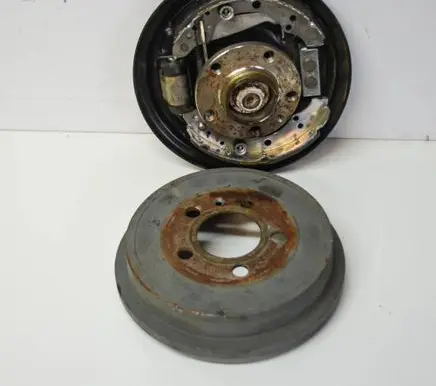 Volkswagen Polo V 6R Drum brake (rear) 6Q0609617