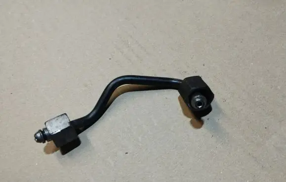 Jeep Grand Cherokee (WK) Fuel injector supply line/pipe 