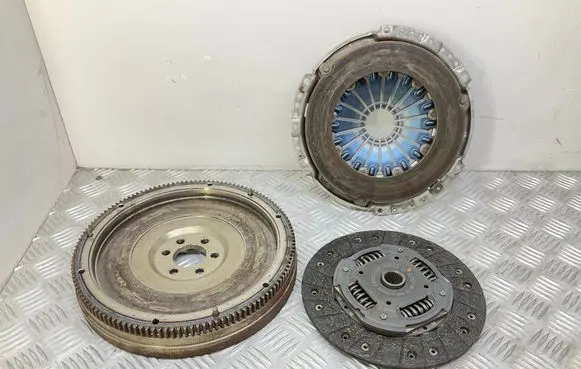 Volkswagen Golf VII Clutch set kit 04L105273 04L141031 04L141025F