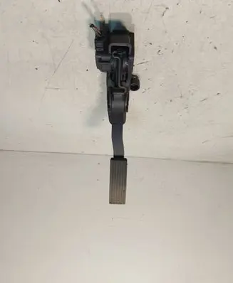 Mercedes-Benz B W245 Accelerator throttle pedal 91736020