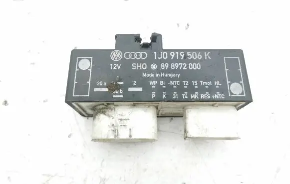 Volkswagen Golf IV Glow plug pre-heat relay 1J0919506K 898972000