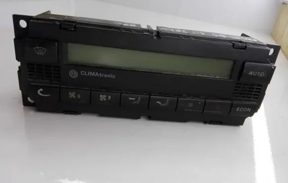 Volkswagen PASSAT B5.5 Climate control unit