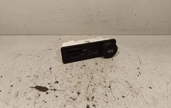 Jaguar XE USB socket connector FK7219C166BD