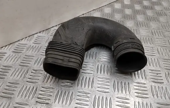 Seat Leon (1P) Turbo air intake inlet pipe/hose 1K0129618AN