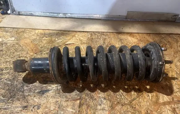 Nissan Navara D23 Front shock absorber with coil spring 561105JU1A