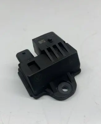 BMW 5 F10 F11 Glow plug pre-heat relay 7810856