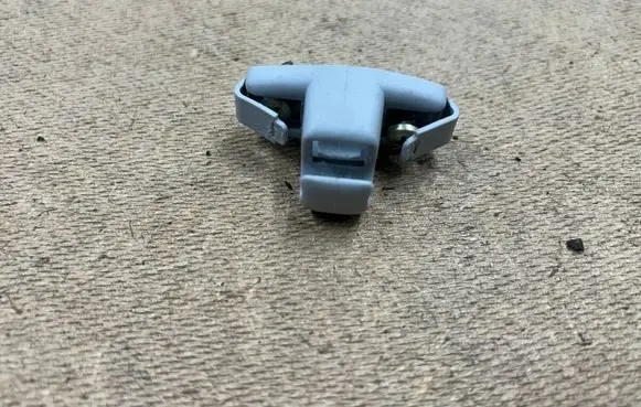 BMW 3 E46 Sun visor clip/hook/bracket 51168243574 8243574 51168267901