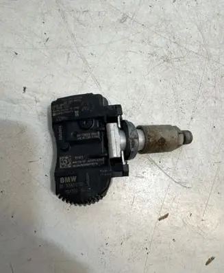 BMW 4 F32 F33 Tire pressure sensor 70735510 A2C97432503 33A01250