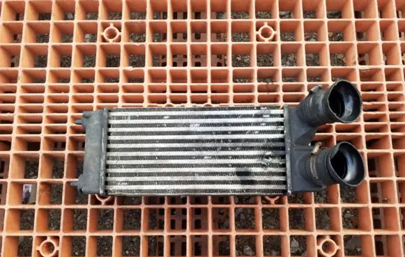 Peugeot 5008 Intercooler radiator 965653980 992507MG 1A1436