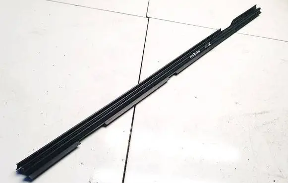 Volkswagen Jetta V Rear door glass trim molding 1K589471