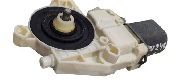 Mercedes-Benz B W246 W242 Front door window regulator motor A2469065100 933865100 0130822690