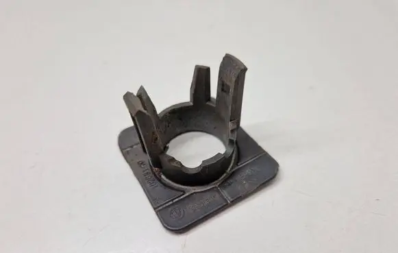 BMW 3 E90 E91 Rear parking sensor holder (PDC) 7202682