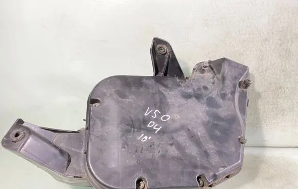 Volvo V50 Engine control unit box 30776195 1017468s02