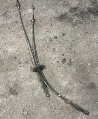 Hyundai Tucson JM Gear shift cable linkage 