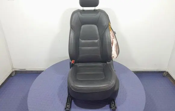Mazda CX-5 Front driver seat 