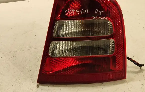 Skoda Octavia Mk2 (1Z) Rear/tail lights ZSB1U6945096 1U6945112
