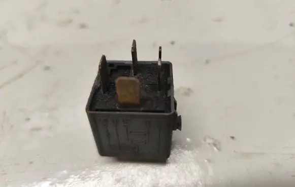 BMW 3 E36 Other relay 10082200201 1393403 V23134B57X152