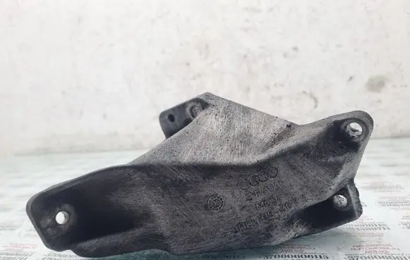Audi A4 S4 B5 8D Engine mounting bracket 8D0199307L