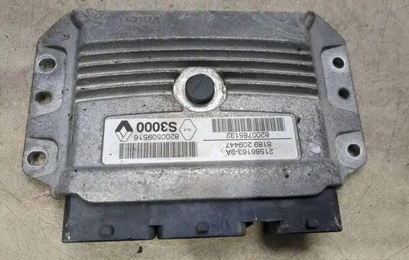 Renault Megane II Engine control unit/module 215861639A 8200785132 8200509516