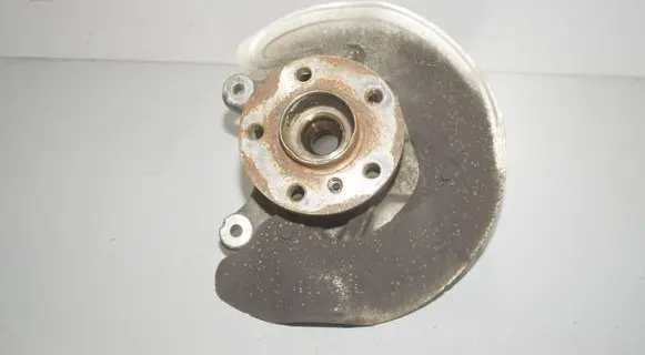 Front wheel hub