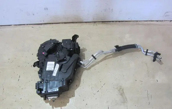 Chrysler Pacifica Interior heater climate box assembly 68342099AA