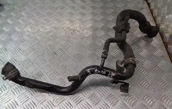 Audi A4 S4 B5 8D Engine coolant pipe/hose