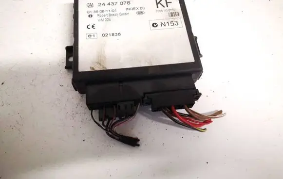 Opel Zafira A Comfort/convenience module 24437076 f005v00155