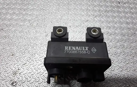 Renault Megane I Glow plug pre-heat relay 7700867558C